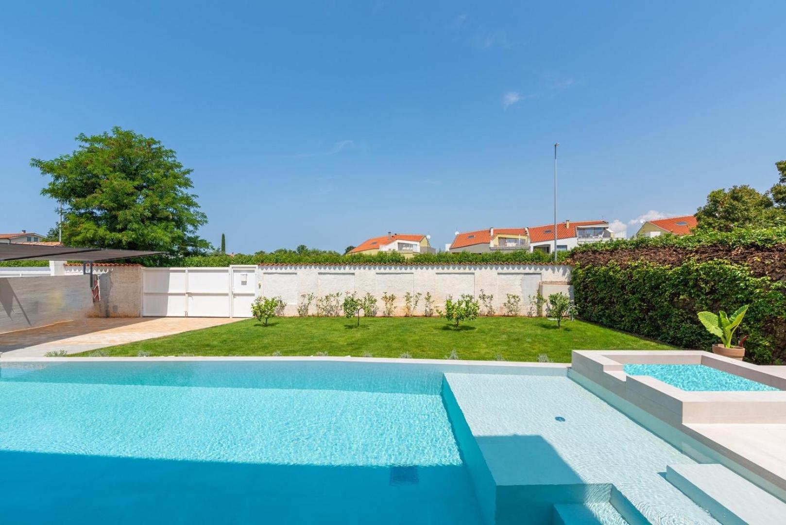 Villa Irena With Private Pool In Poreč Exterior foto