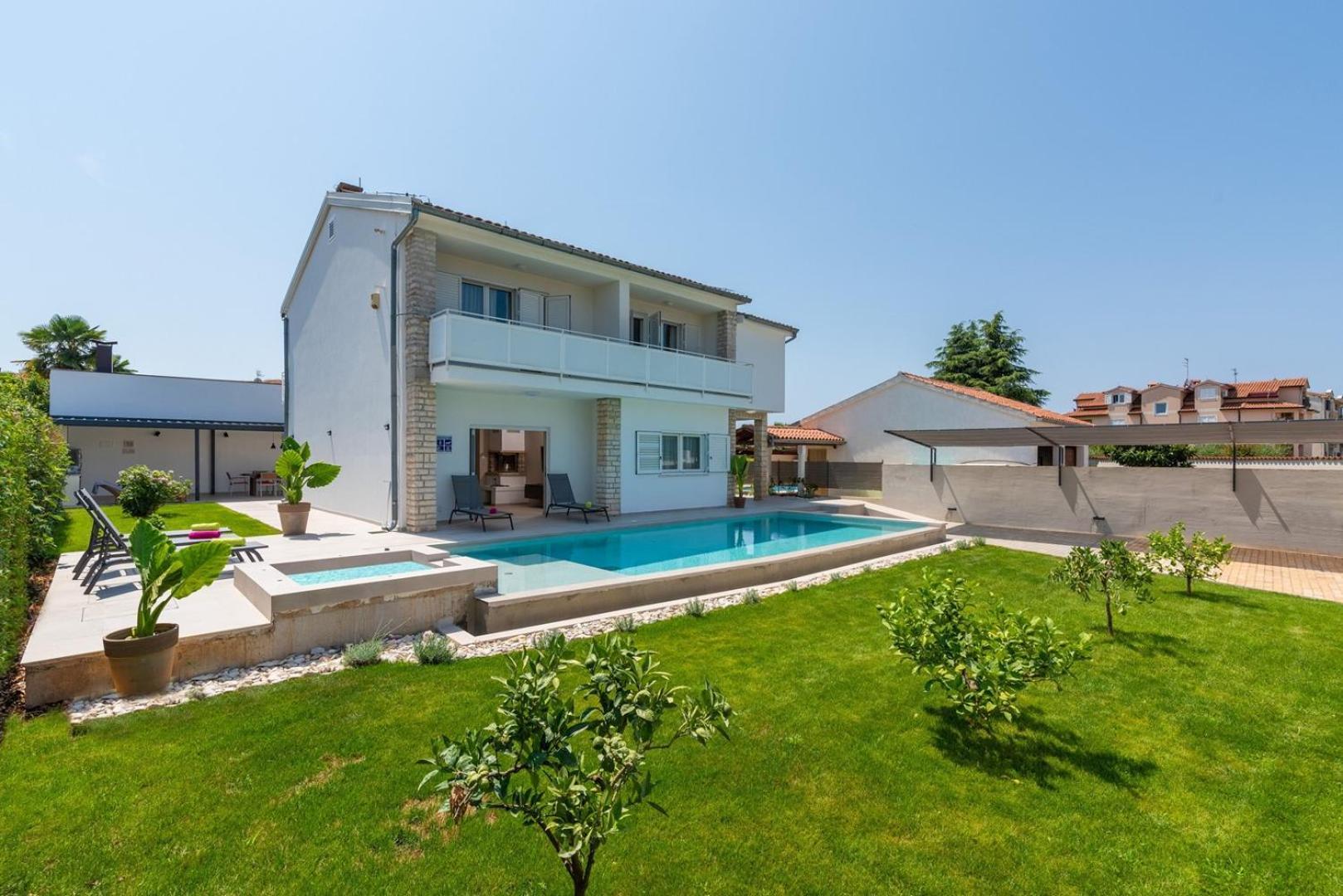 Villa Irena With Private Pool In Poreč Exterior foto